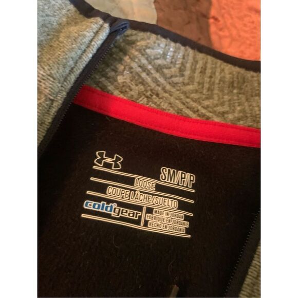 Under Armour Pullover - Picture 3 of 7